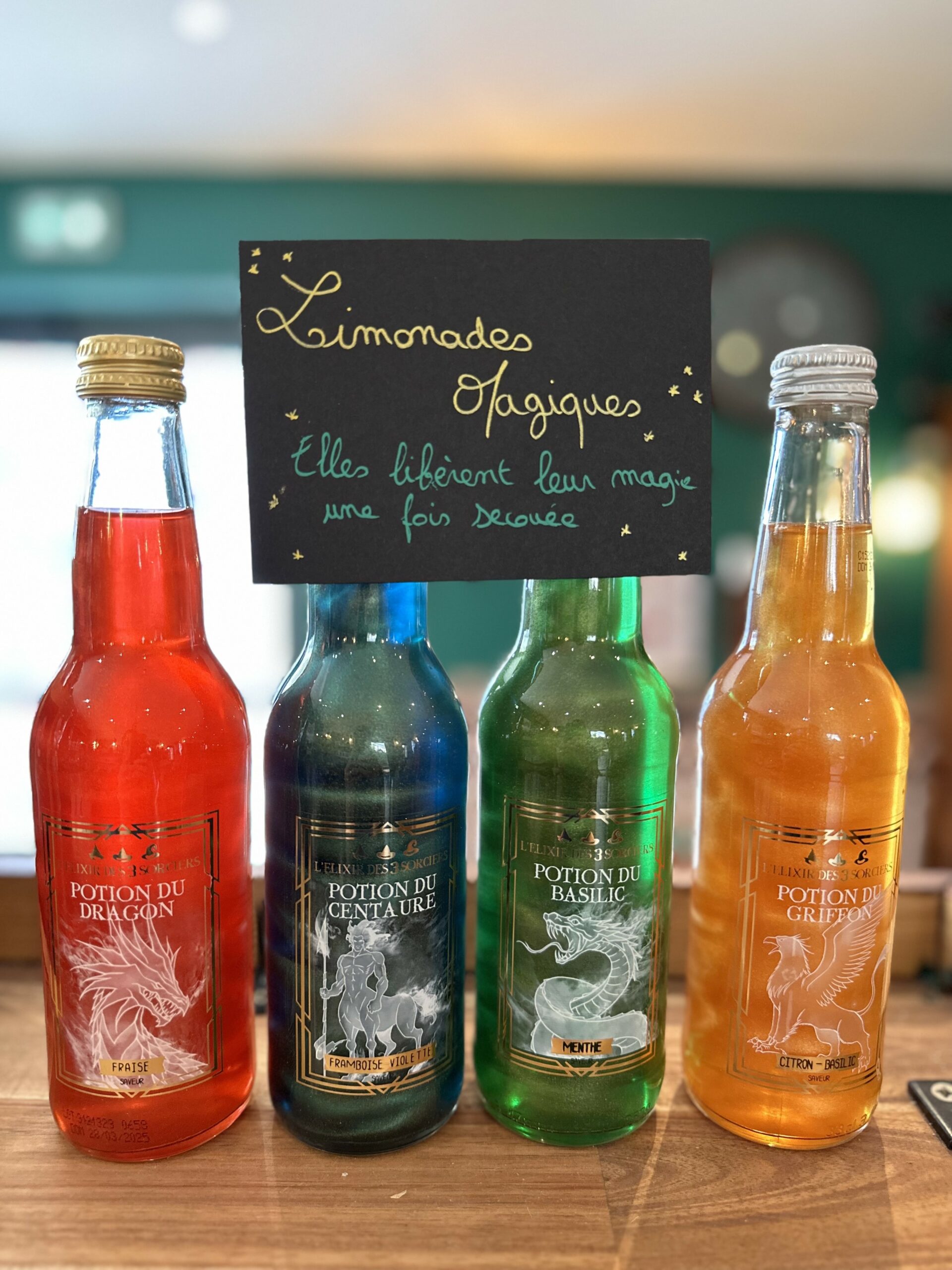 Boissons artisanales et potions proposées dans la boutique